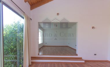 ARRIENDO CASA REQUINOA 4 DORMITORIOS 3 BAÑOS