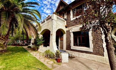 Casa esquina San Ignacio con José Joaquín Vallejos