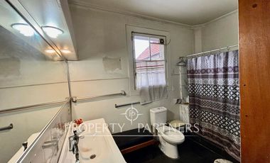 Casa esquina San Ignacio con José Joaquín Vallejos