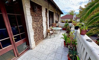 Casa esquina San Ignacio con José Joaquín Vallejos