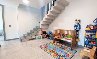 Arriendo de Penthouse TRIPLEX en Vitacura