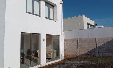 Moderna y Luminosa Casa en Ruta 5 Sur - Buin
