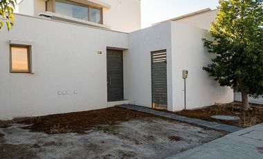 Moderna y Luminosa Casa en Ruta 5 Sur - Buin