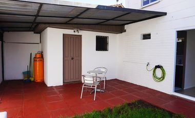 Renovada casa condominio cerrado en Macul