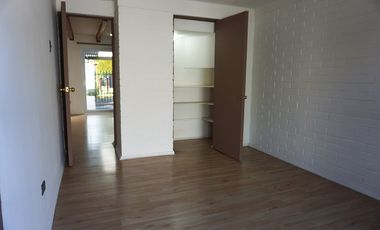 Renovada casa condominio cerrado en Macul