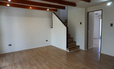 Renovada casa condominio cerrado en Macul
