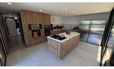 VENTA DE EXCLUSIVA CASA CAMPESTRE EN TEBAIDA, QUINDO, COLOMBIA