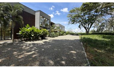 VENTA DE EXCLUSIVA CASA CAMPESTRE EN TEBAIDA, QUINDO, COLOMBIA