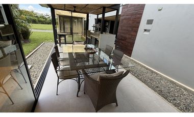 VENTA DE EXCLUSIVA CASA CAMPESTRE EN TEBAIDA, QUINDO, COLOMBIA