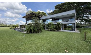 VENTA DE EXCLUSIVA CASA CAMPESTRE EN TEBAIDA, QUINDO, COLOMBIA