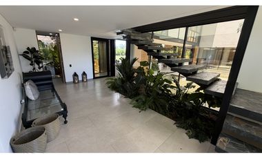 VENTA DE EXCLUSIVA CASA CAMPESTRE EN TEBAIDA, QUINDO, COLOMBIA