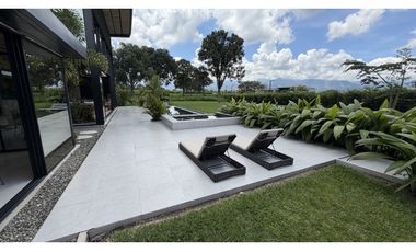 VENTA DE EXCLUSIVA CASA CAMPESTRE EN TEBAIDA, QUINDO, COLOMBIA