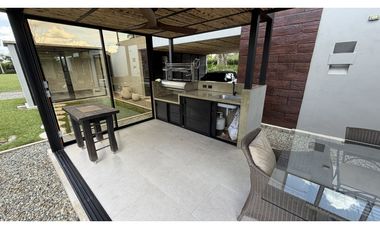 VENTA DE EXCLUSIVA CASA CAMPESTRE EN TEBAIDA, QUINDO, COLOMBIA