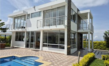 Venta Espectacular Casa Campestre en Chinauta Antes del Peaje