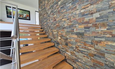 Venta Espectacular Casa Campestre en Chinauta Antes del Peaje