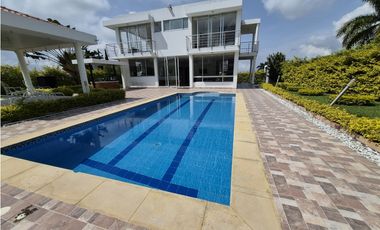 Venta Espectacular Casa Campestre en Chinauta Antes del Peaje