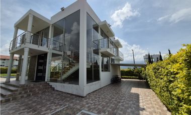 Venta Espectacular Casa Campestre en Chinauta Antes del Peaje