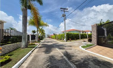Venta Espectacular Casa Campestre en Chinauta Antes del Peaje