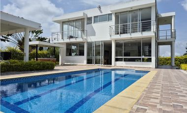 Venta Espectacular Casa Campestre en Chinauta Antes del Peaje