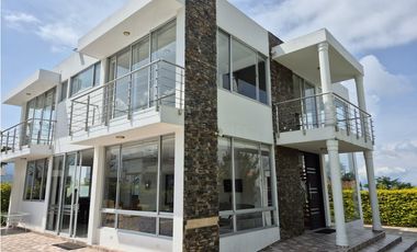 Venta Espectacular Casa Campestre en Chinauta Antes del Peaje