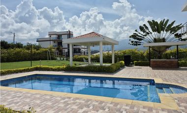 Venta Espectacular Casa Campestre en Chinauta Antes del Peaje