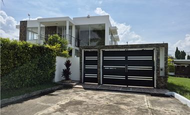 Venta Espectacular Casa Campestre en Chinauta Antes del Peaje