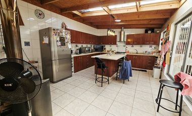 VENDO HERMOSA Y REMODELADA CASA EN HUALPEN, POSTDAM