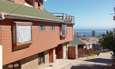 ARRIENDO CASA AMPLIA EN VIÑA DEL MAR