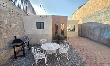 Casa de 1 planta de 2 Rec. en renta, Zona Consulado.