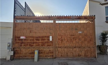 Casa de 1 planta de 2 Rec. en renta, Zona Consulado.
