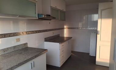 Alquiler Departamento San Isidro | 2 Dorm 2 Baños | Ubicación Estratégica Cerca Centro Financiero