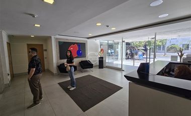 Local Comercial en Arriendo en Metro Manuel Montt / Barros Borgoño