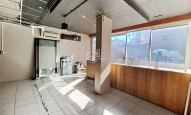 Local Comercial en Arriendo en Metro Manuel Montt / Barros Borgoño