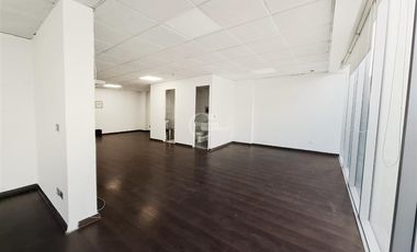 Oficina en Arriendo en Metro Manuel Montt / Barros Borgoño