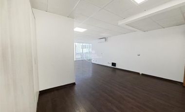 Oficina en Arriendo en Metro Manuel Montt / Barros Borgoño