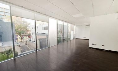 Oficina en Arriendo en Metro Manuel Montt / Barros Borgoño