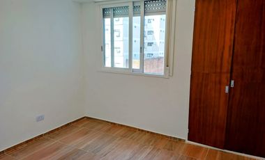 Alquiler departamento 3 ambientes  con balcón Olivos