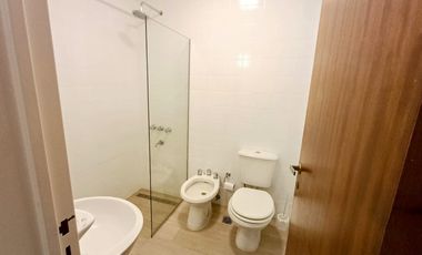 Alquiler departamento 3 ambientes  con balcón Olivos