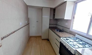 Alquiler departamento 3 ambientes  con balcón Olivos