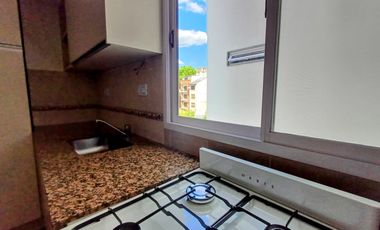 Alquiler departamento 3 ambientes  con balcón Olivos