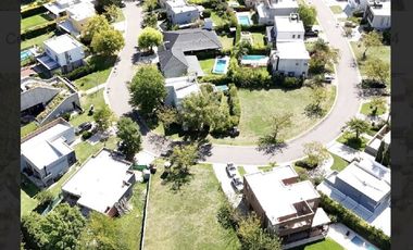 Lote en barrio Los Tilos, Pilar. 1100 m2