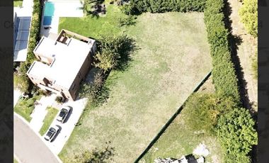 Lote en barrio Los Tilos, Pilar. 1100 m2