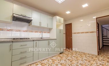 Amplia casa Remodelada, cercana a El Libano, Macul.