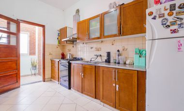 ¡Como una casa! PH 4 ambientes: Gran Terraza, Quincho, Parrilla, patio y balcón terraza, lavadero!!
