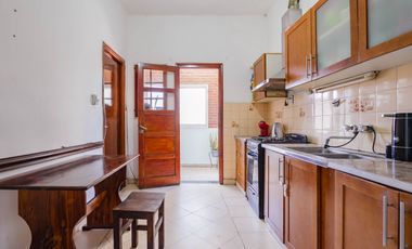 ¡Como una casa! PH 4 ambientes: Gran Terraza, Quincho, Parrilla, patio y balcón terraza, lavadero!!