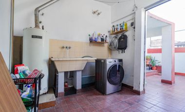 ¡Como una casa! PH 4 ambientes: Gran Terraza, Quincho, Parrilla, patio y balcón terraza, lavadero!!