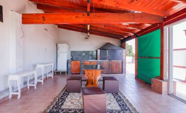 ¡Como una casa! PH 4 ambientes: Gran Terraza, Quincho, Parrilla, patio y balcón terraza, lavadero!!