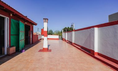 ¡Como una casa! PH 4 ambientes: Gran Terraza, Quincho, Parrilla, patio y balcón terraza, lavadero!!