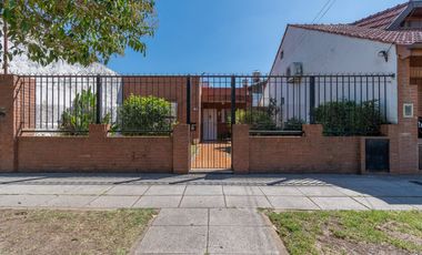 Venta casa 4 ambientes en Villa Adelina