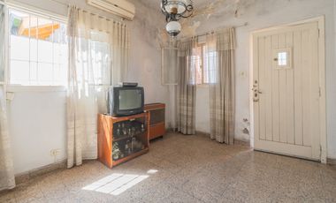 Venta casa 4 ambientes en Villa Adelina